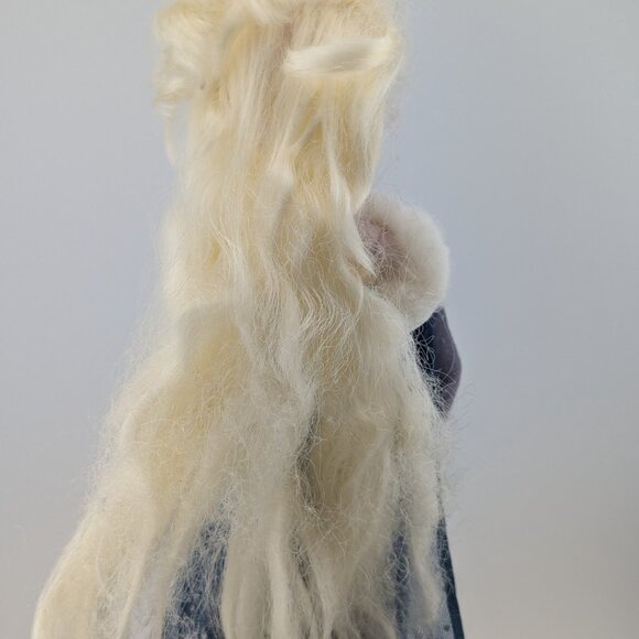 Elsa and Anna 11'' Dolls from the movie Frozen - Picture 9 of 9